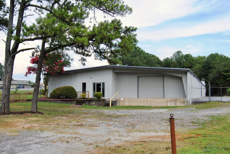 Primary Photo Of 835 Mcentire Ln, Decatur Warehouse For Lease