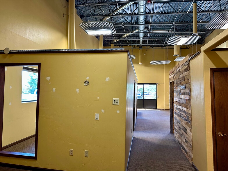 More Photos Of 2670 Copper Ridge Cir, Steamboat Springs Warehouse For Lease