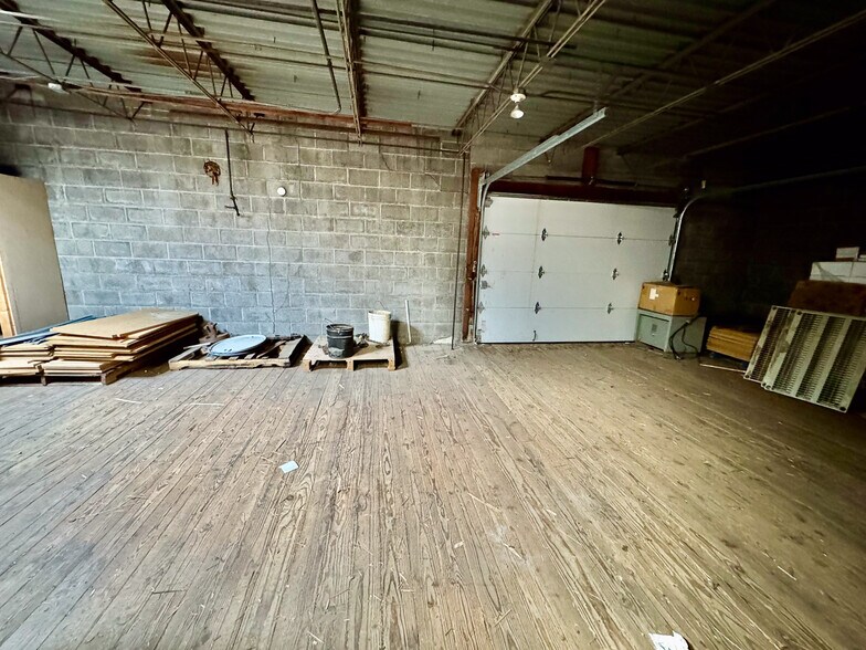 More Photos Of 1050 Triplett Blvd, Akron Warehouse For Sale