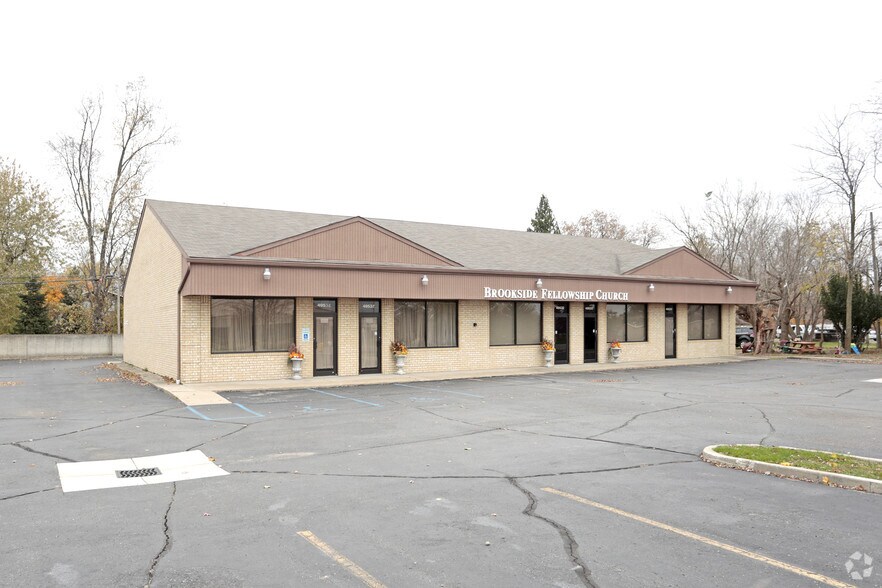 Primary Photo Of 49532-49540 Gratiot Ave, Chesterfield Freestanding For Lease