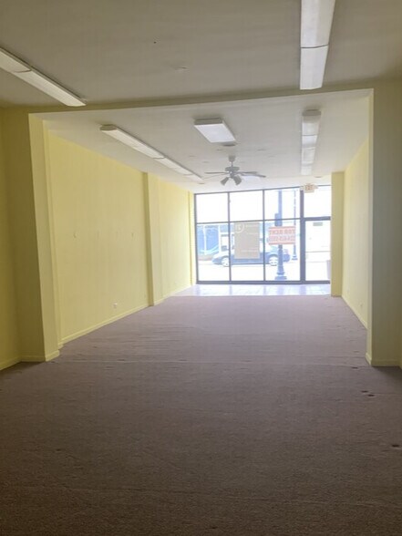 More Photos Of 4849-4853 Oakton St, Skokie Storefront For Lease