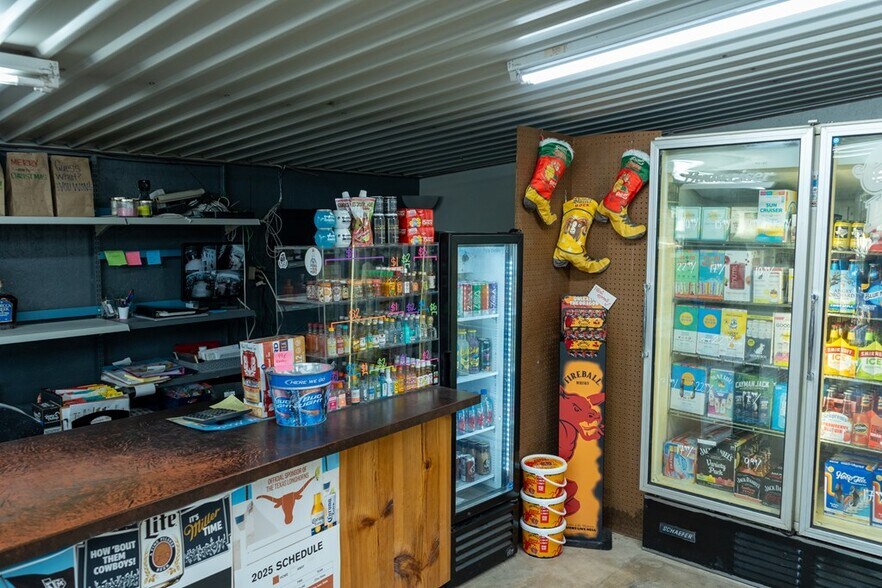 More Photos Of 111 S Hickory Hill Rd, Ballinger General Retail For Sale