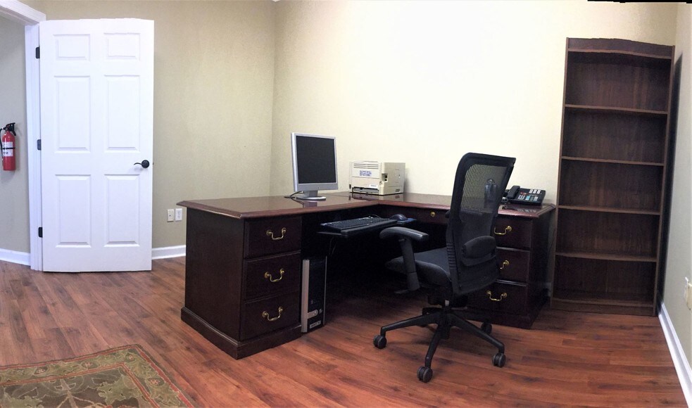 More Photos Of 5640 Six Forks Rd, Raleigh Office For Lease