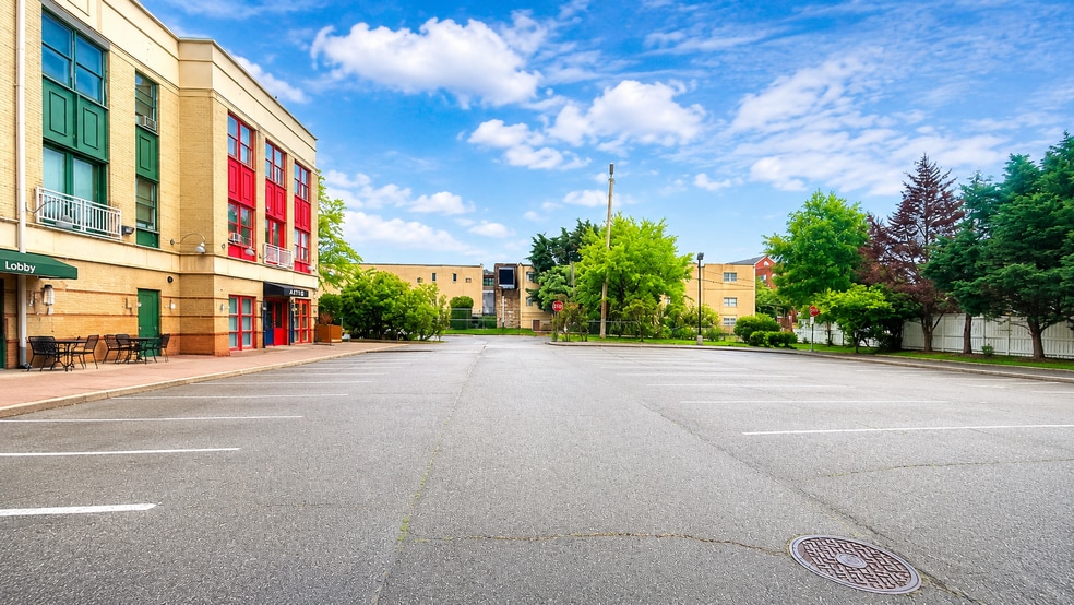 More Photos Of 2300 N Pershing Dr, Arlington Medical For Sale