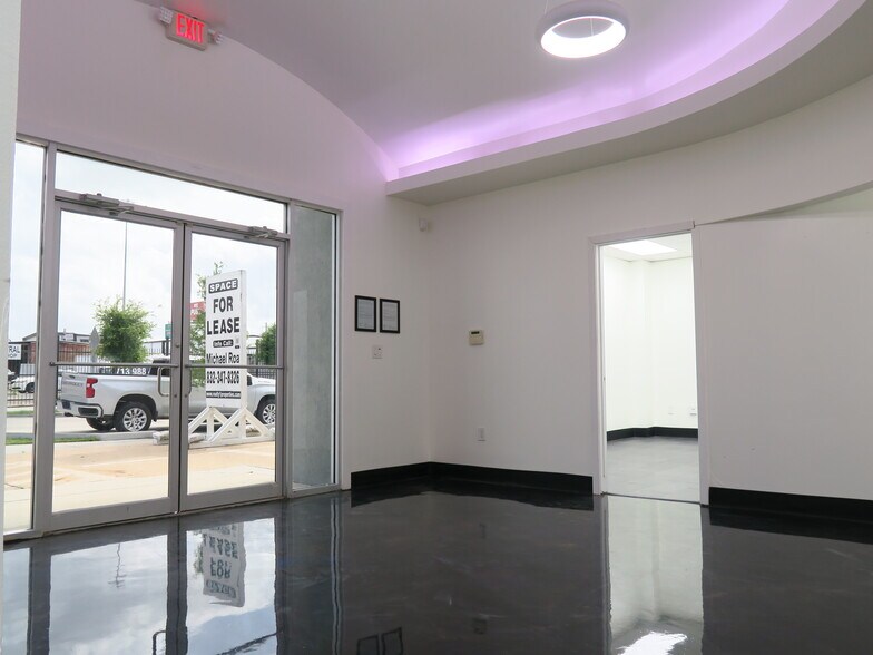 More Photos Of 5830 Star Ln, Houston Light Distribution For Lease