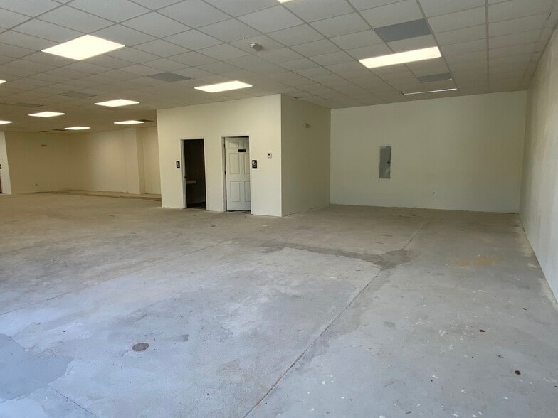 More Photos Of 13922 US Hwy 441/27, Lady Lake Freestanding For Lease
