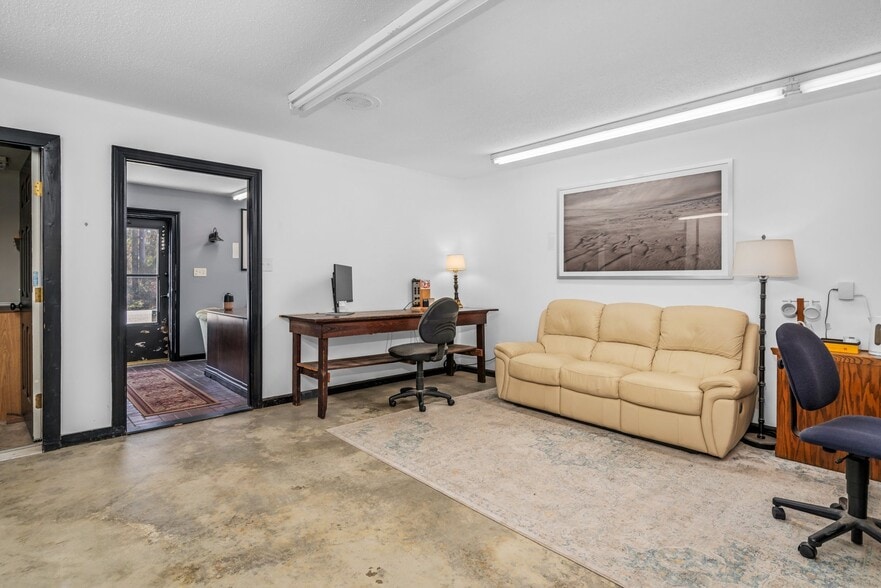 More Photos Of 323 Trevathan St, Rocky Mount Freestanding For Sale