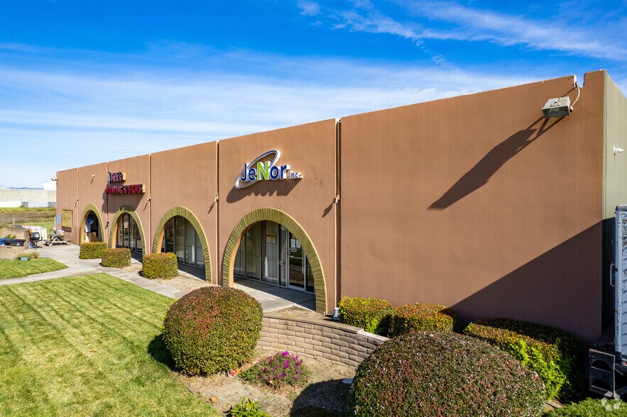 Primary Photo Of 30500-30530 Union City Blvd, Union City Warehouse For Lease