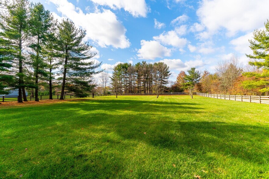 More Photos Of 10937 Johnstown Rd, New Albany Land For Sale