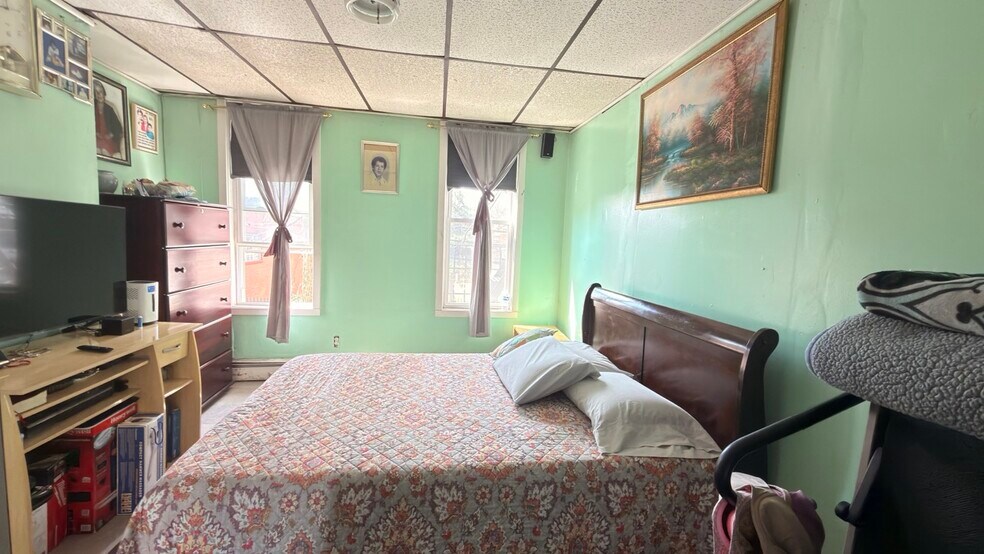 More Photos Of 208 38th St, Union City Apartments For Sale