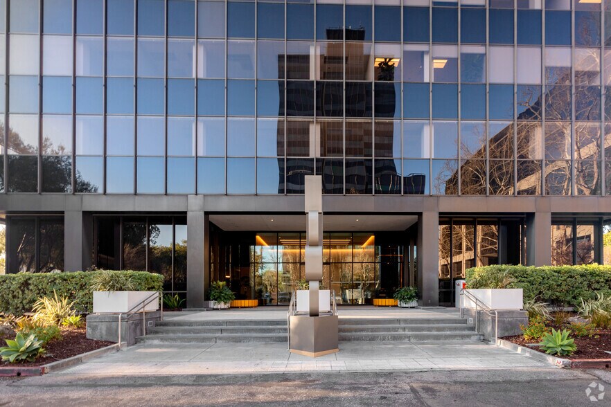 More Photos Of 1999 S Bascom Ave, Campbell Office For Lease