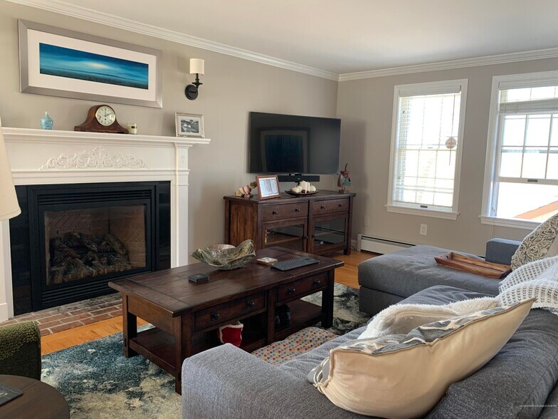More Photos Of 15 Locke St, Kennebunkport Hospitality For Sale
