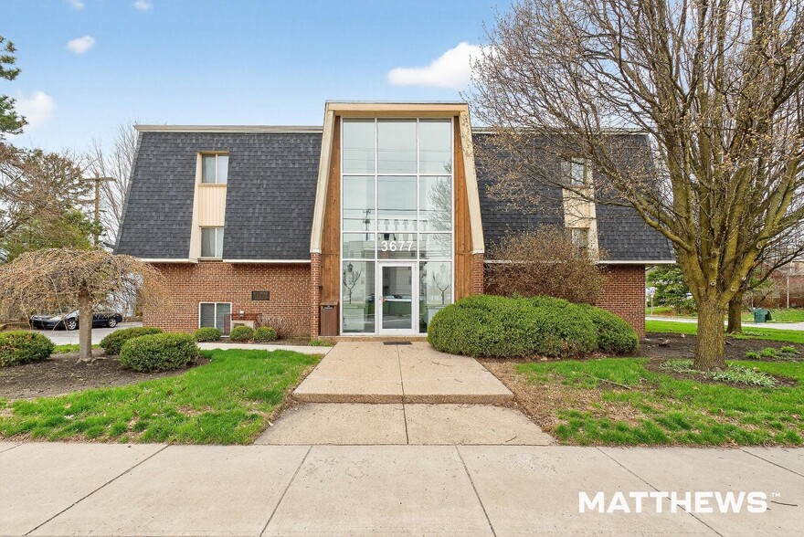 Primary Photo Of 3677 Indianola Ave, Columbus Apartments For Sale