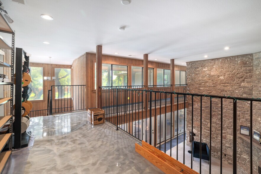More Photos Of 13231 Rooster Springs Rd, Austin Office Residential For Sale