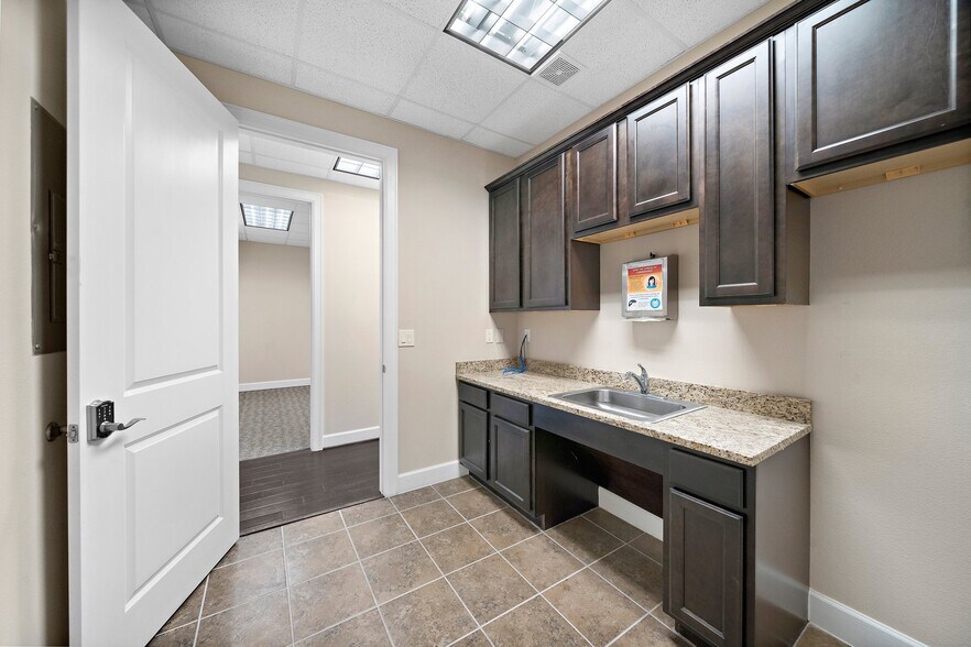 More Photos Of 440 Cobia Dr, Katy Medical For Sale