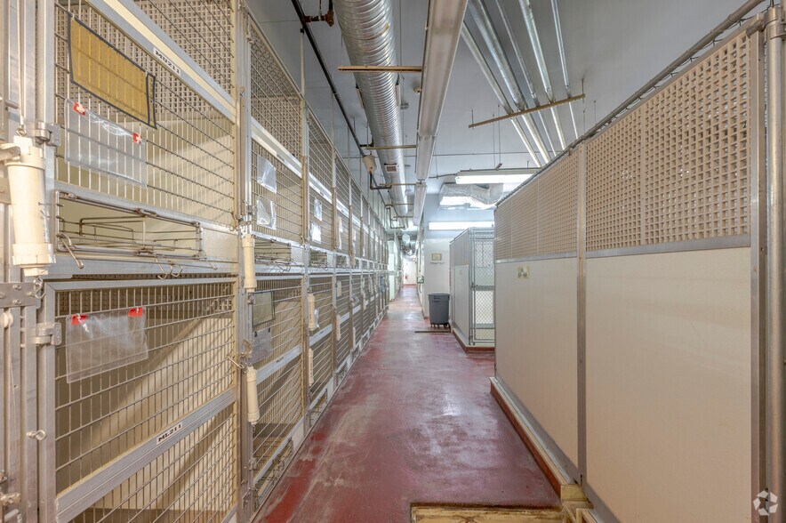 More Photos Of 1 Brockway Pl, White Plains Veterinarian Kennel For Lease