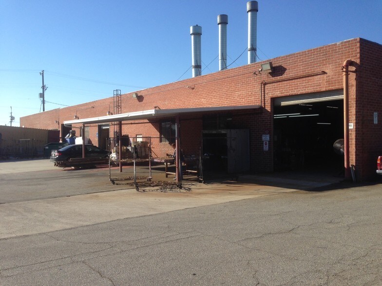 More Photos Of 8236-8238 Lankershim Blvd, North Hollywood Warehouse For Lease