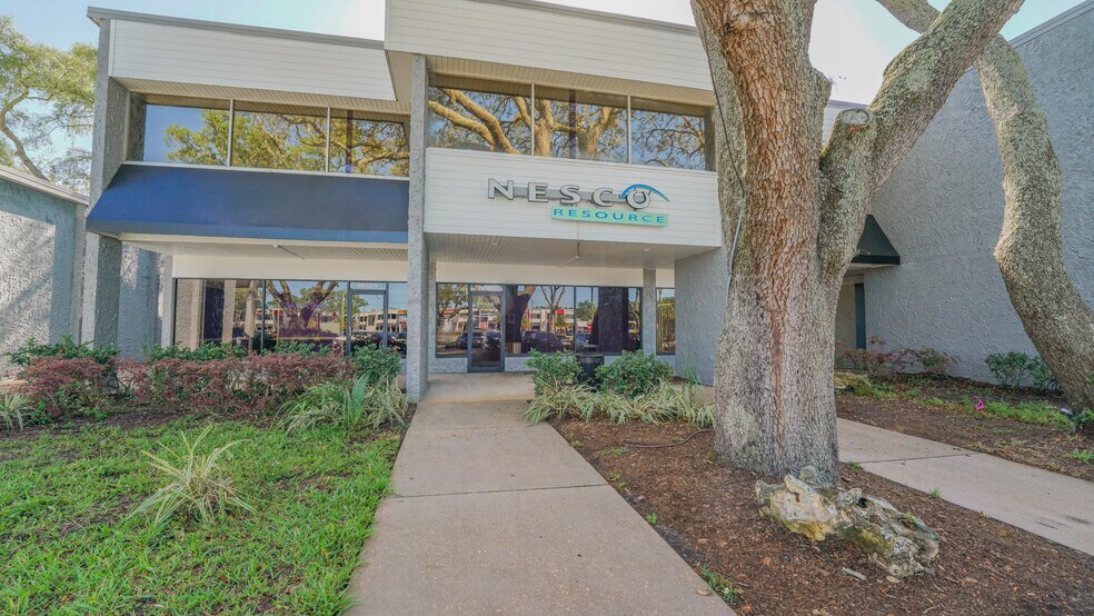 More Photos Of 10915-11009 N 56th St, Tampa Storefront Retail Office For Lease