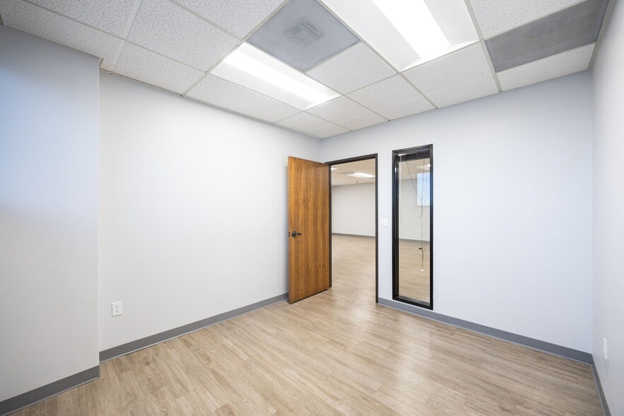 More Photos Of 601 S Glenoaks Blvd, Burbank Office For Lease