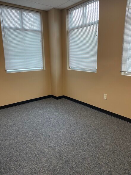 More Photos Of 3115 College Park Dr, Conroe Medical For Sale