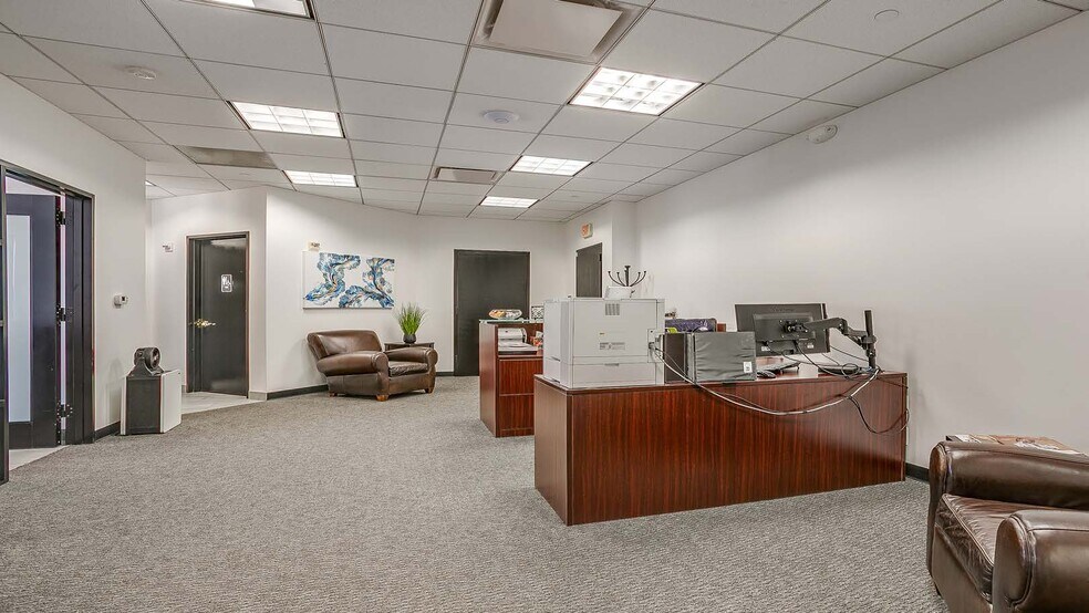 More Photos Of 85 Village Ln, Colleyville Office For Sale