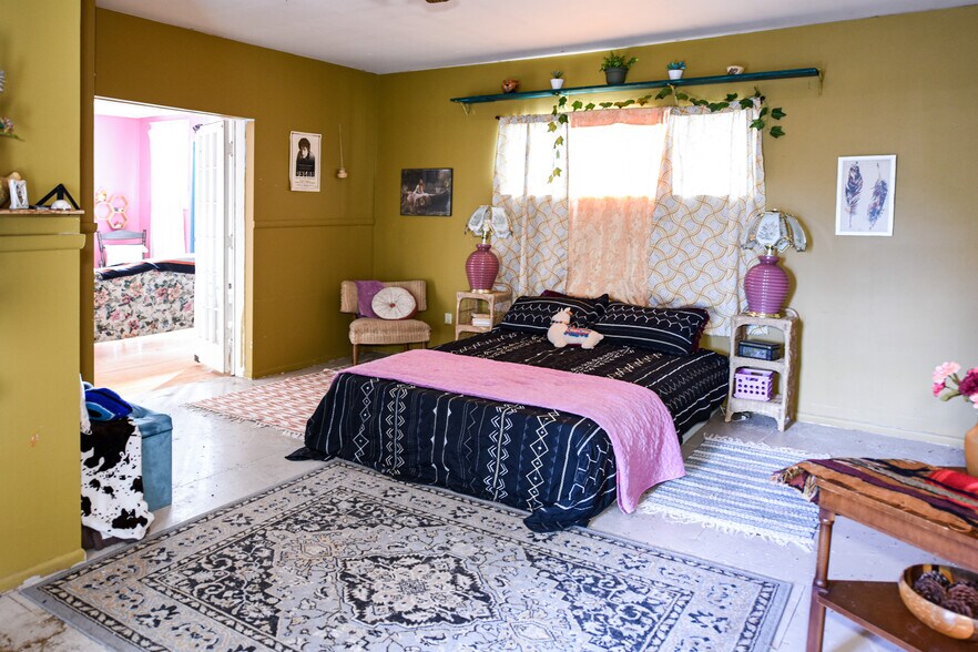 More Photos Of 200 E Vista St, Bisbee Movie Radio TVStudio For Sale