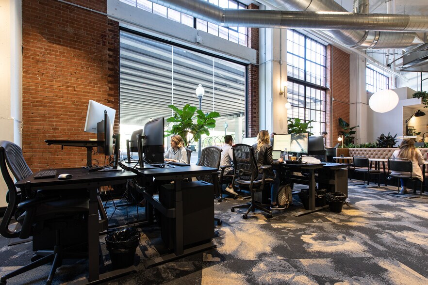 More Photos Of 603 Munger Ave, Dallas Office For Lease