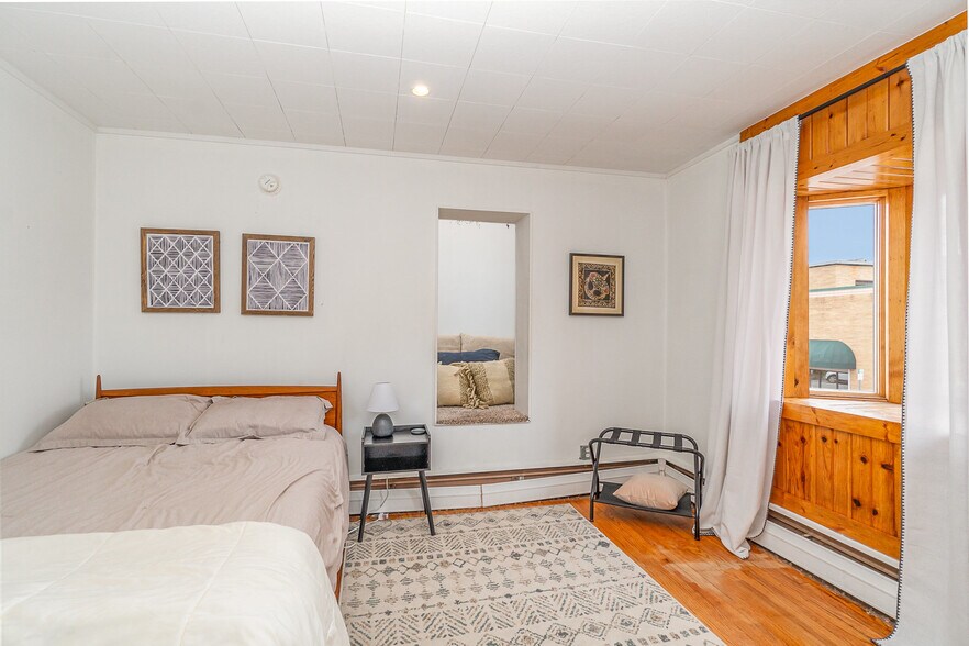 More Photos Of 134 Ashman St, Midland Restaurant For Sale