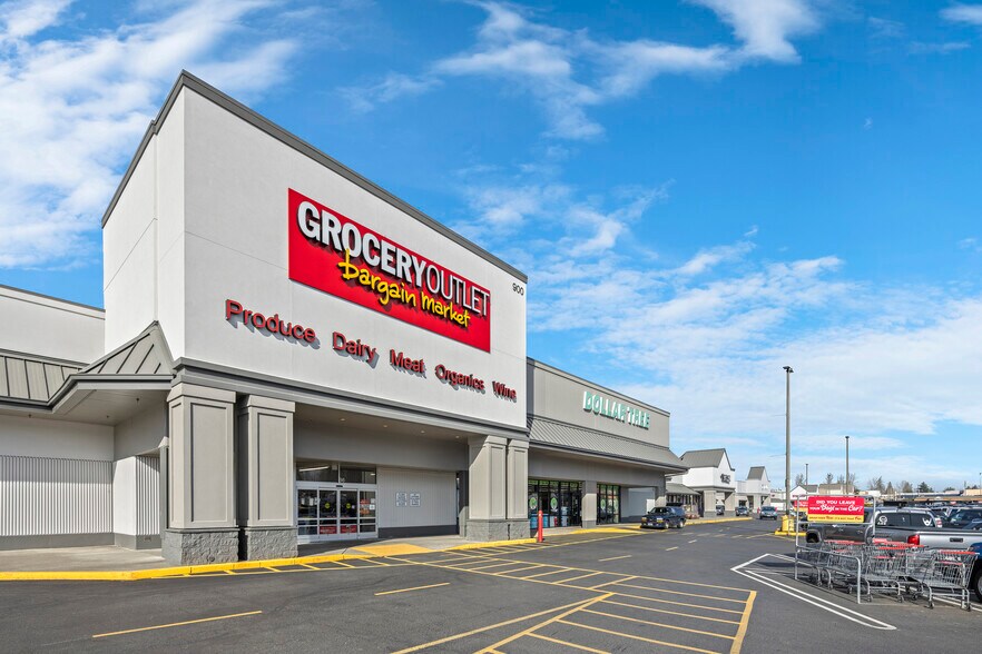 More Photos Of 900 Meridian Ave E, Milton General Retail For Lease