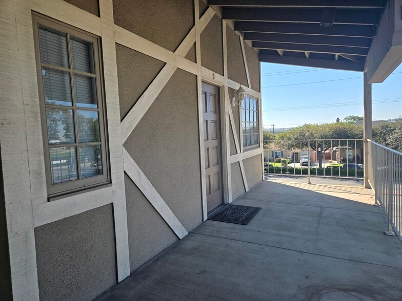 More Photos Of 721 W Whittier Blvd, La Habra Office For Sale