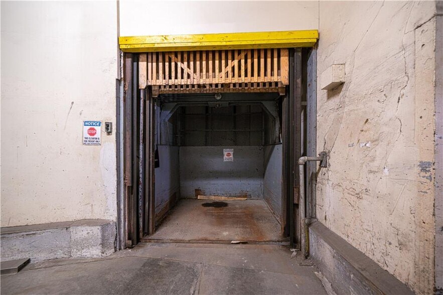 More Photos Of 202 Main St, Saint Joseph Refrigeration Cold Storage For Lease