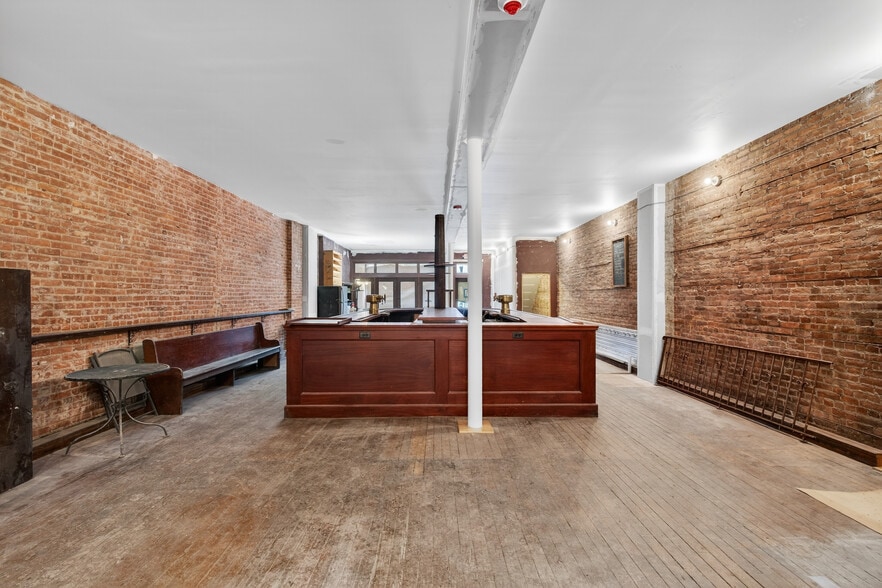 More Photos Of 316 Wall St, Kingston Storefront Retail Residential For Lease