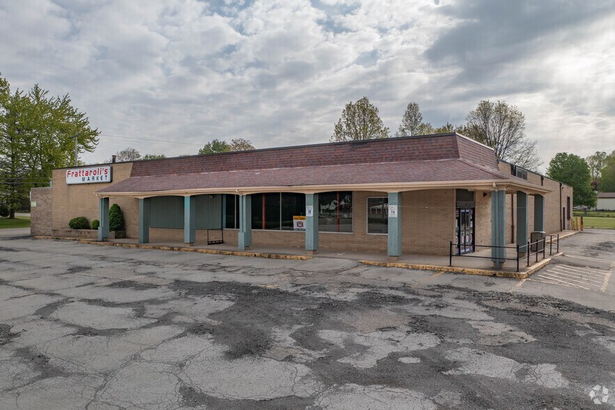 Primary Photo Of 11045 Main St, New Middletown General Retail For Lease
