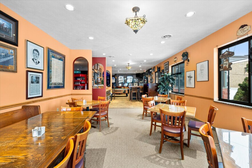 More Photos Of 212 Main St, Oneida General Retail For Sale