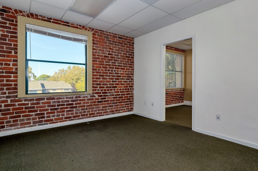 More Photos Of 311-319 Railroad Ave, Pittsburg Freestanding For Sale