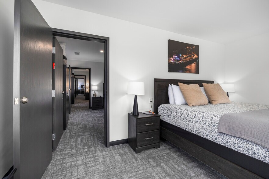 More Photos Of 419 E Market St, Sandusky Hotel For Sale