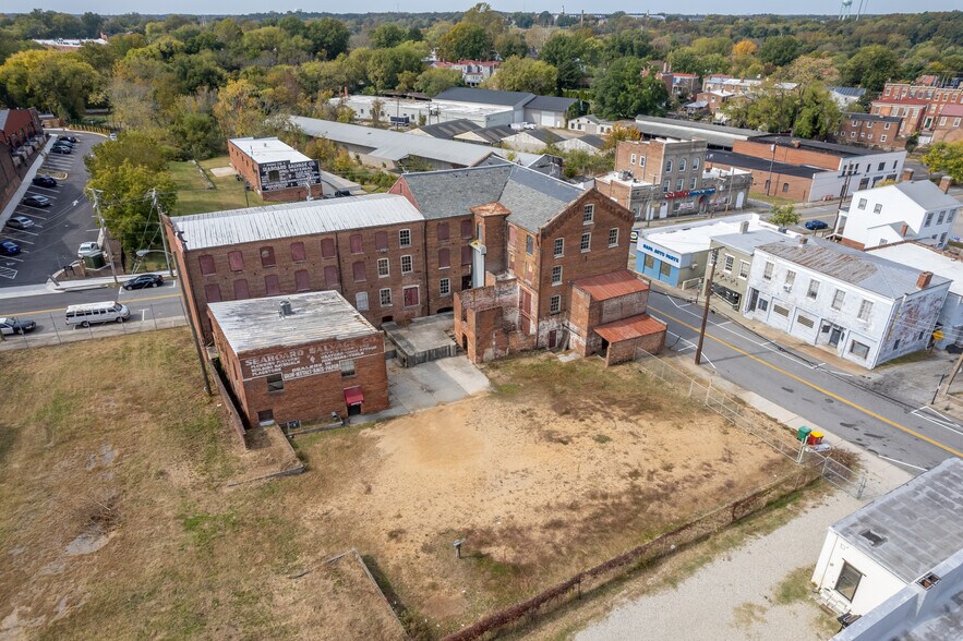 More Photos Of 125 N Market St, Petersburg Warehouse For Sale