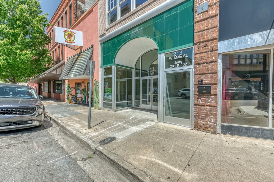 More Photos Of 213 E Main St, Johnson City General Retail For Lease