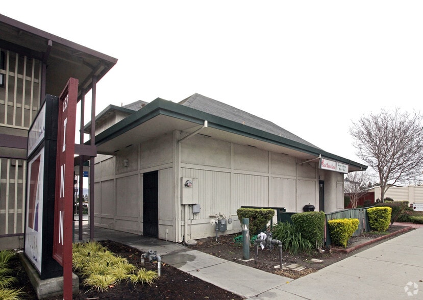 More Photos Of 1390 Oakland Rd, San Jose Restaurant For Lease