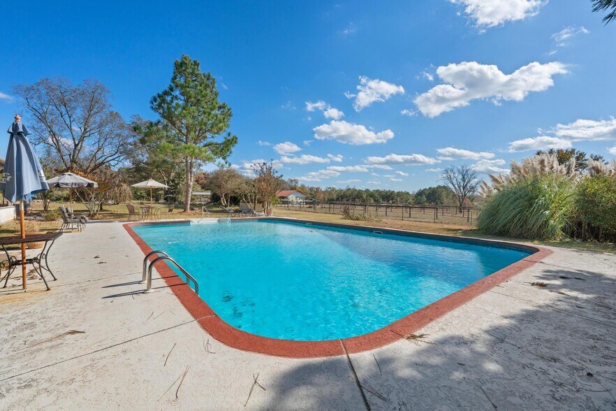 More Photos Of 607 Butts Mill Rd, Pine Mountain General Retail For Sale