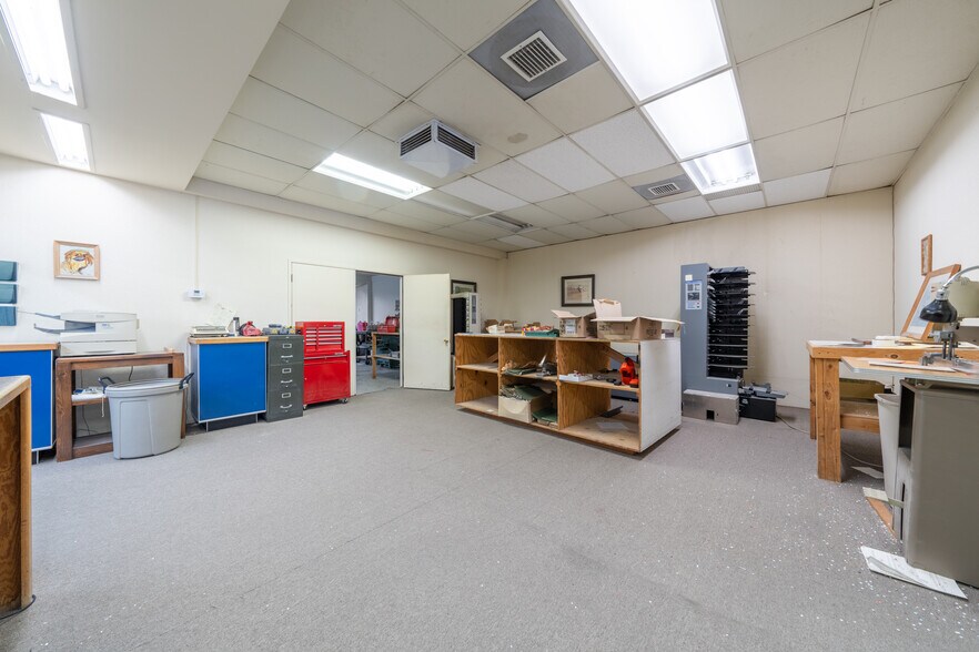 More Photos Of 656 W Lancaster Blvd, Lancaster Restaurant For Sale