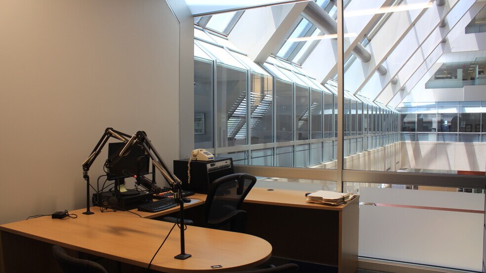 More Photos Of 1 Independent Dr, Jacksonville Office For Lease