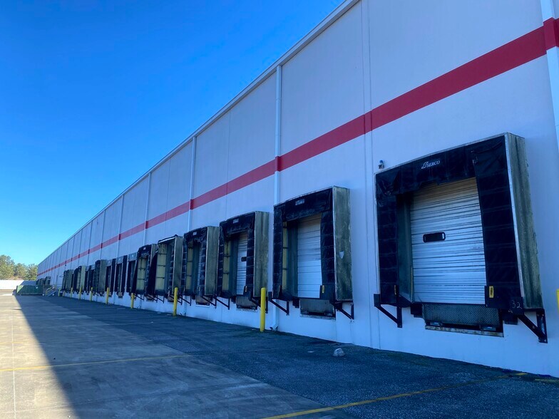 More Photos Of 2415 US Highway 78, Moody Distribution For Lease