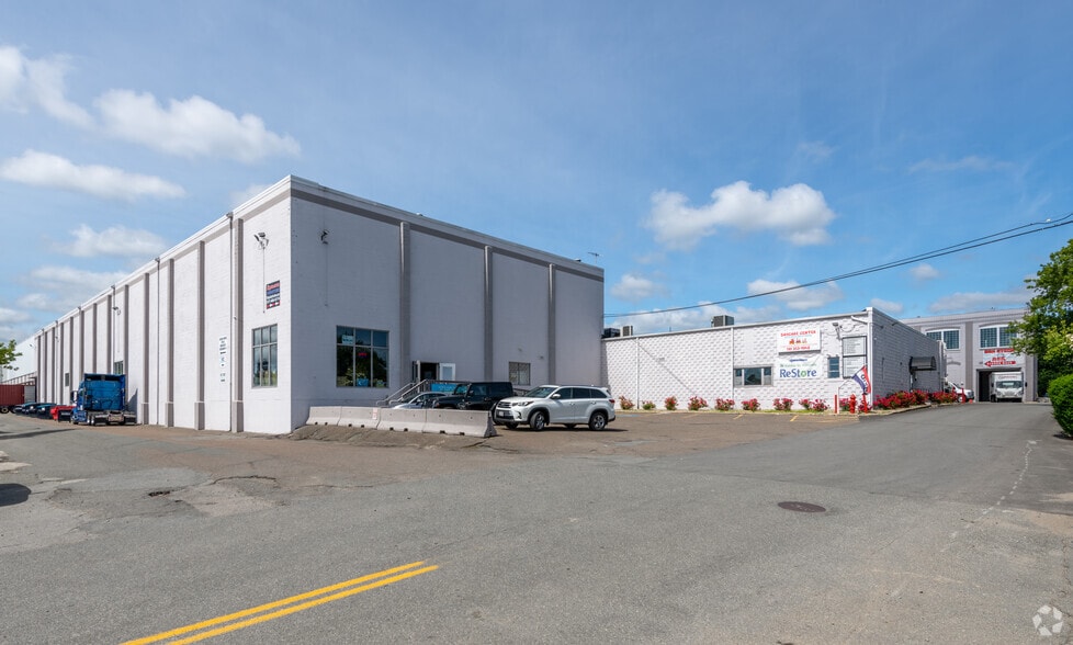 More Photos Of 58 Pulaski Rear St, Peabody Distribution For Lease