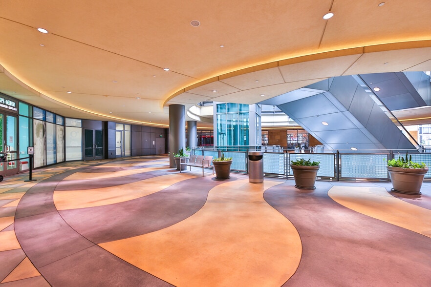 More Photos Of 15301 Ventura Blvd, Sherman Oaks Unknown For Lease