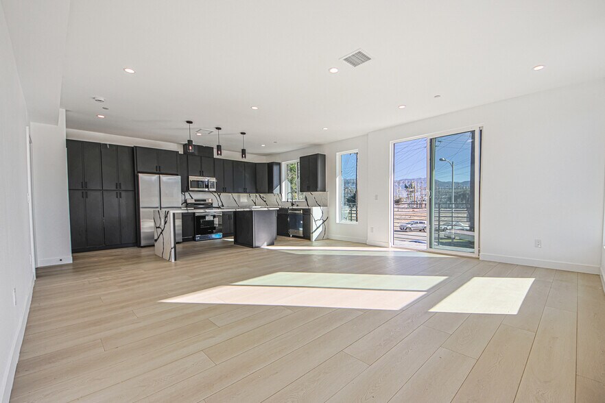 More Photos Of 5709 Auckland Ave, North Hollywood Apartments For Sale