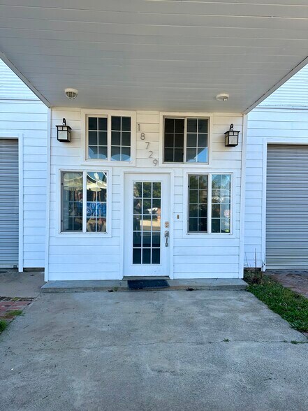 More Photos Of 18729 Carter St, Tuolumne Flex For Sale