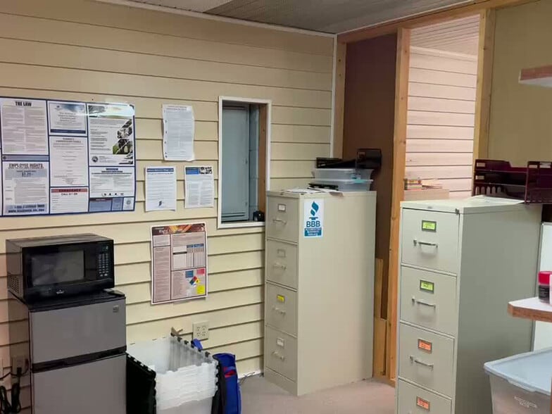 More Photos Of 4700-4702 Southeastern ave, Indianapolis Auto Repair For Sale