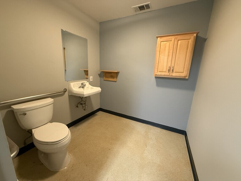 More Photos Of 5729 Sonoma Dr, Pleasanton Warehouse For Lease