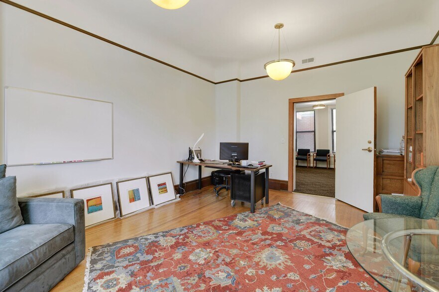 More Photos Of 2124 Dupont Ave S, Minneapolis Loft Creative Space For Lease